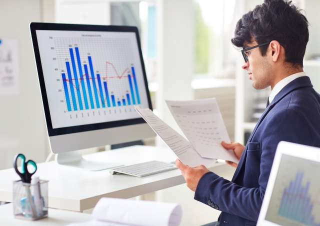 How to Become a Business Analyst: A Complete Guide